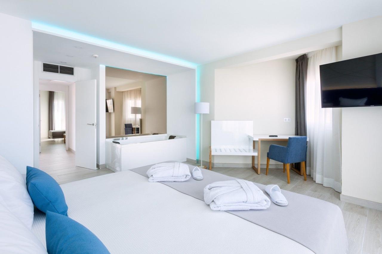Playa Olid Suites & Apartments