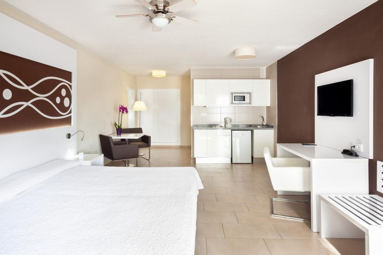 Playa Olid Suites & Apartments