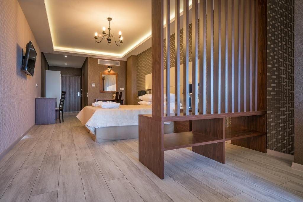 Hotel Elegance Luxury Suites