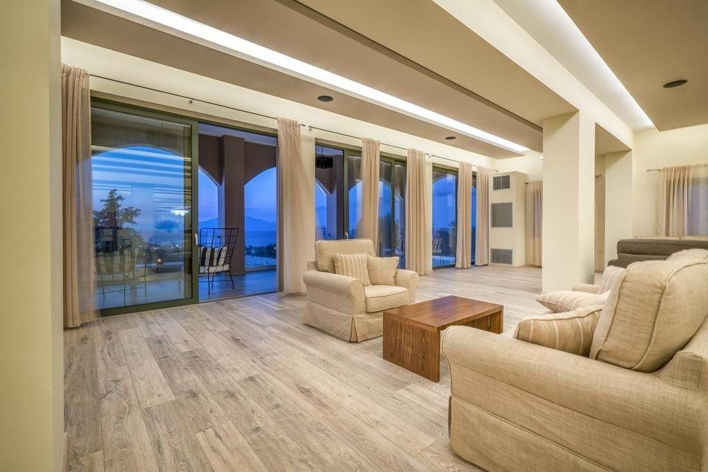 Hotel Elegance Luxury Suites
