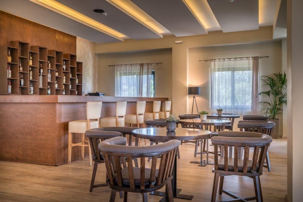 Hotel Elegance Luxury Suites