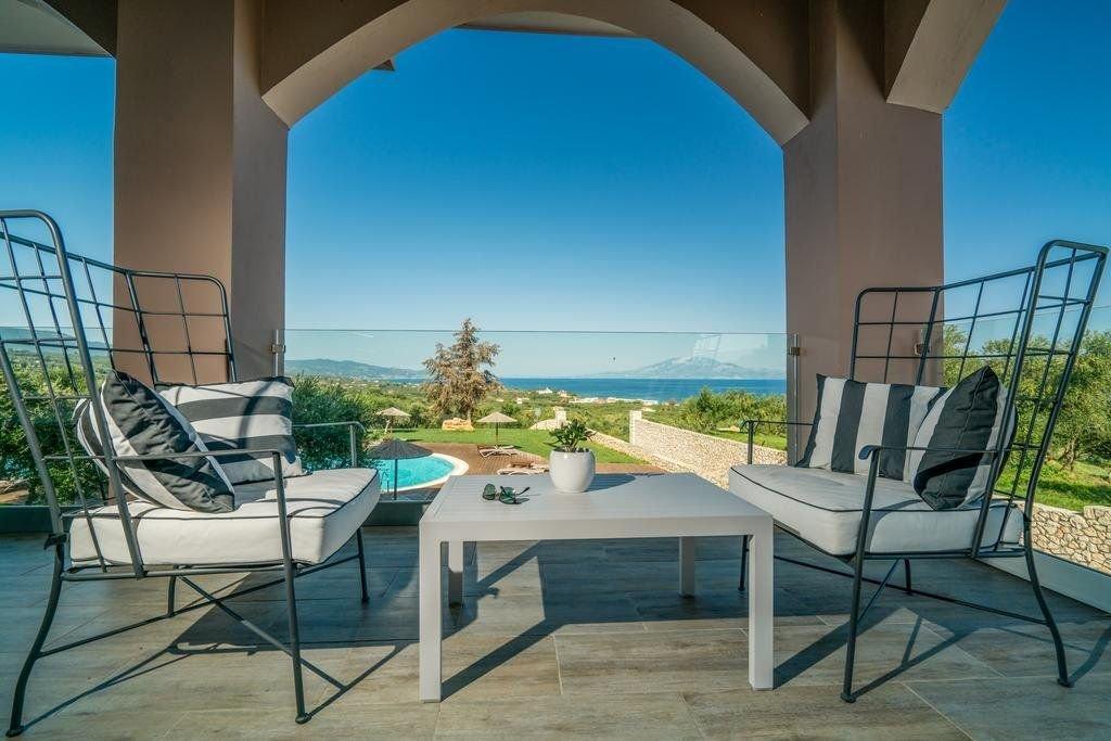 Hotel Elegance Luxury Suites
