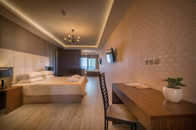 Hotel Elegance Luxury Suites