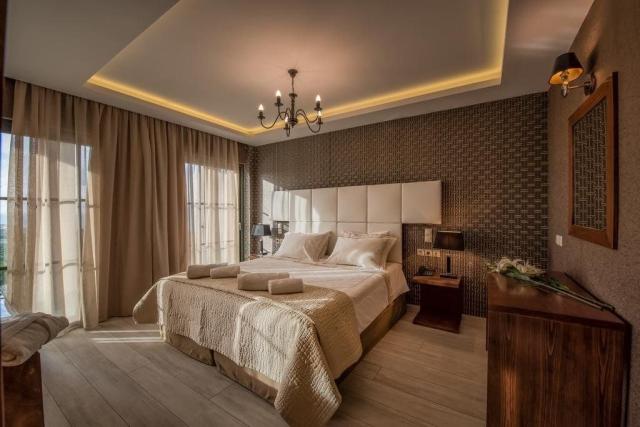 Hotel Elegance Luxury Suites