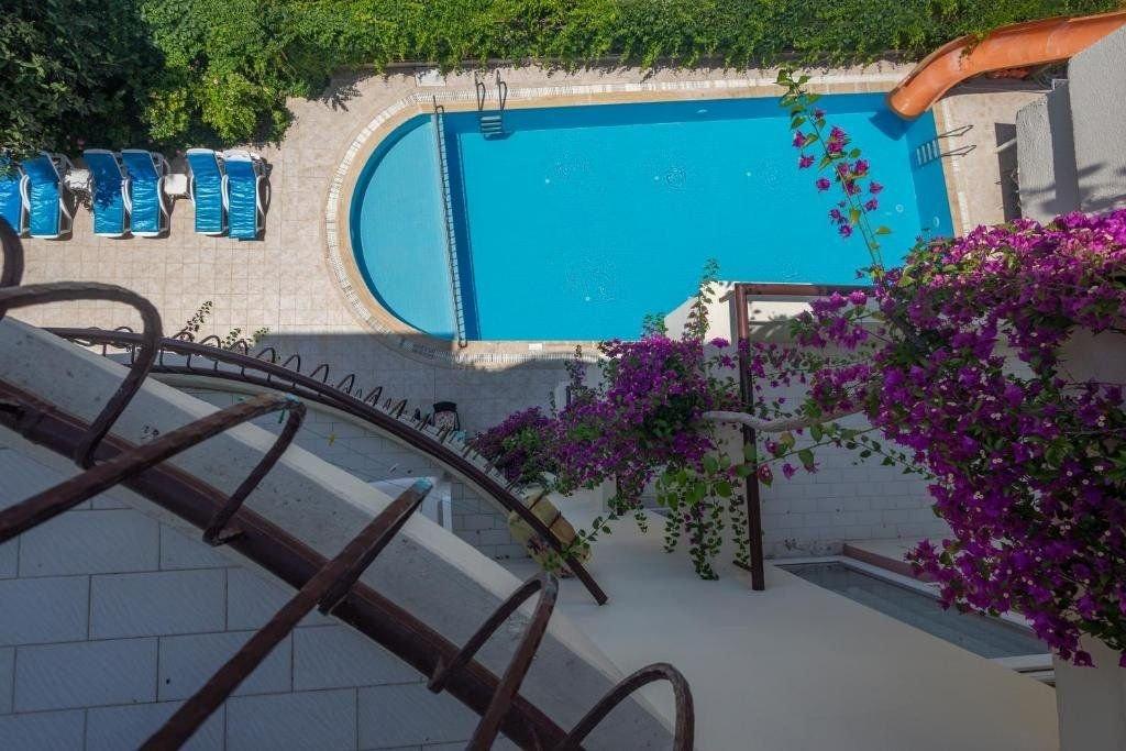 The S Apart And Suites Hotel