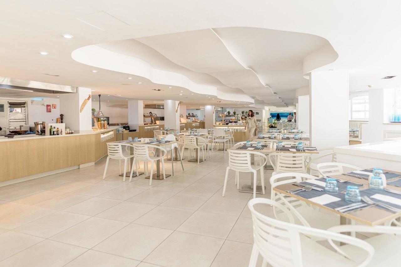 Fergus Style Cala Blanca Suites
