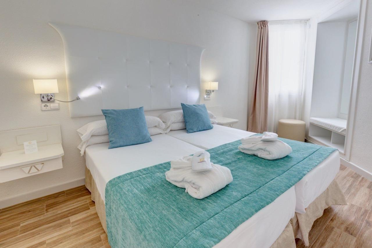 Fergus Style Cala Blanca Suites