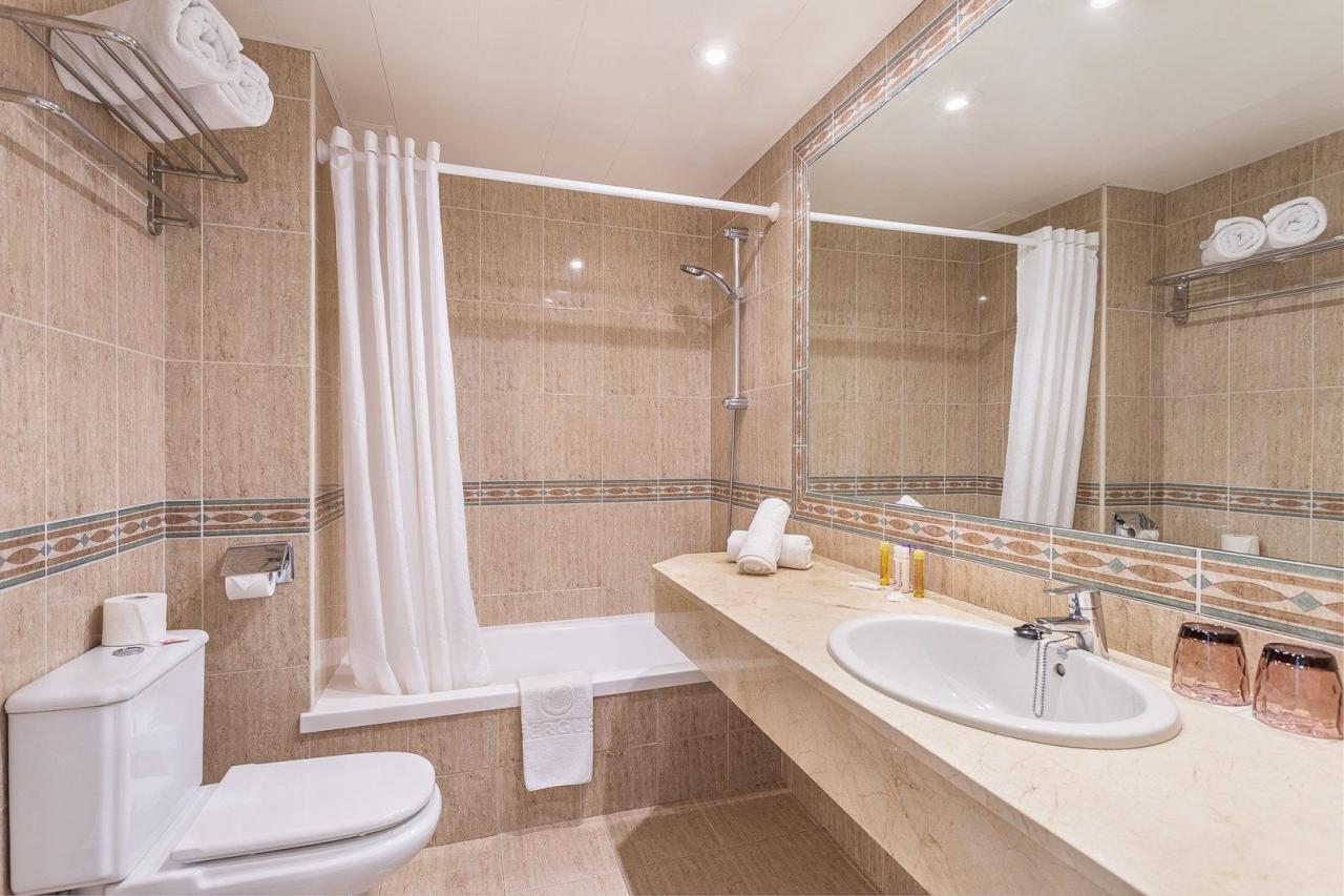 Fergus Style Cala Blanca Suites