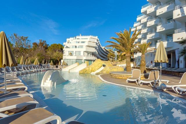 Fergus Style Cala Blanca Suites
