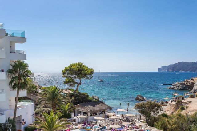 Fergus Style Cala Blanca Suites
