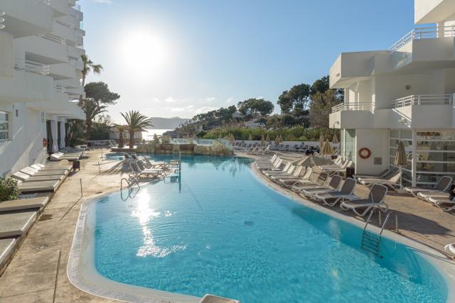 Fergus Style Cala Blanca Suites