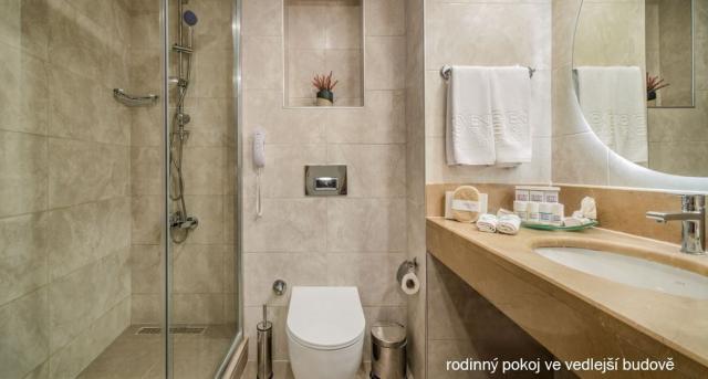 Hotel Gravel Select