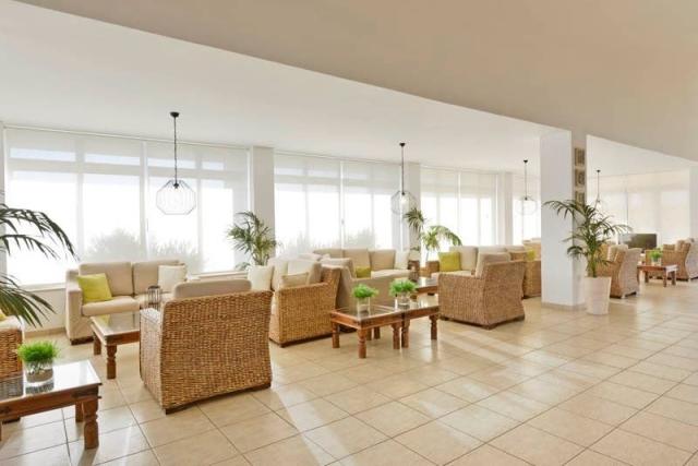 Hotel Makronisos Holiday Village