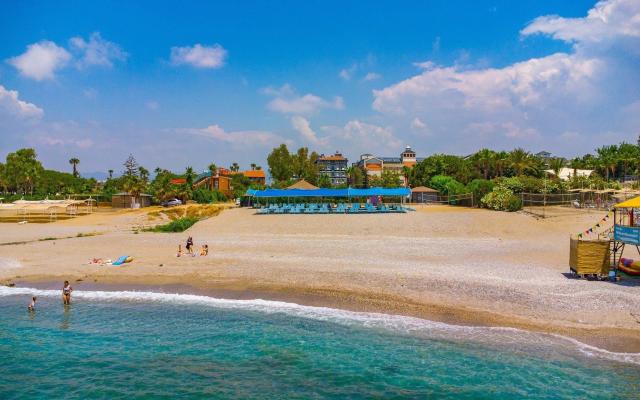 Clover Magic Garden Beach