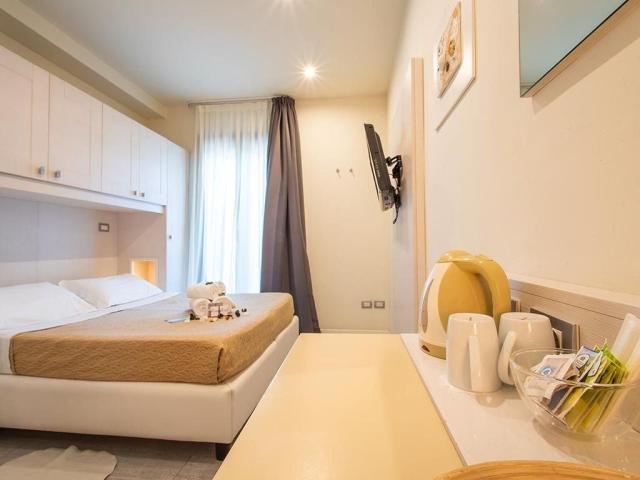 Hotel Ferretti Beach