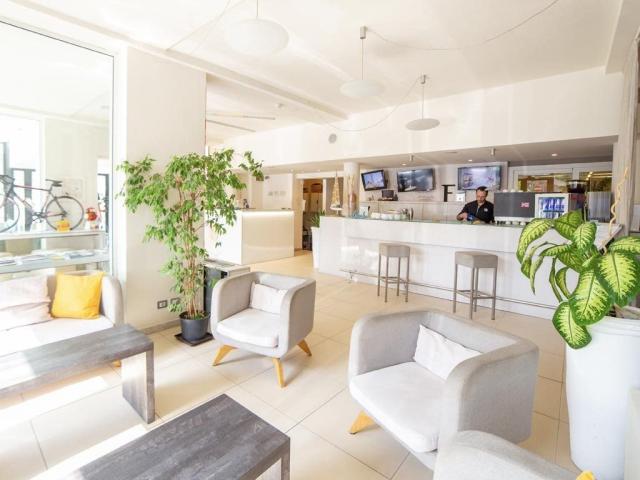 Hotel Ferretti Beach