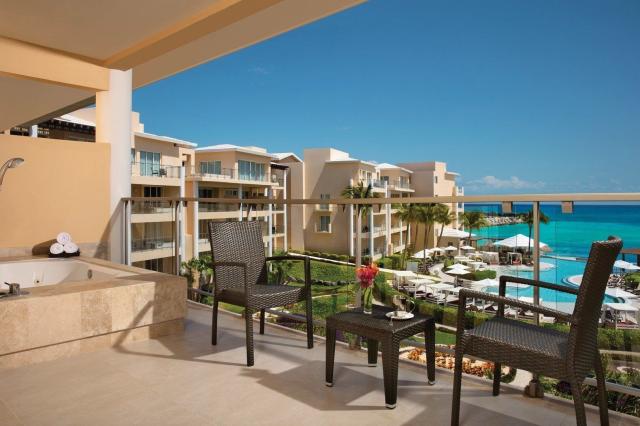 Hotel Dreams Jade Resort and Spa
