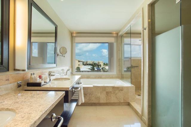 Hotel Dreams Jade Resort and Spa