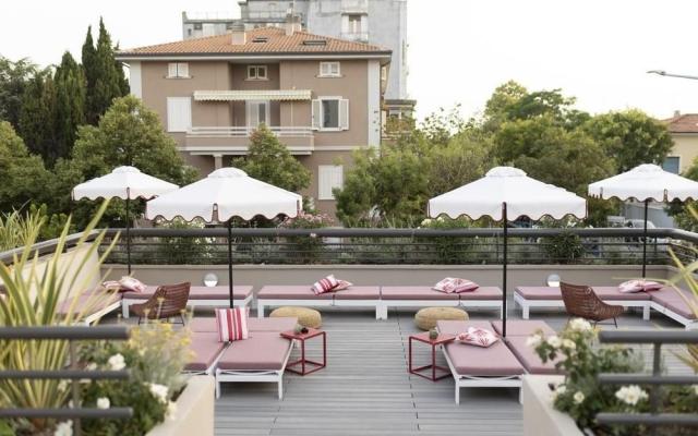 Hotel Charlie