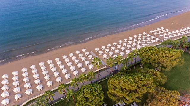 Hotel Acanthus Cennet Barut Collection