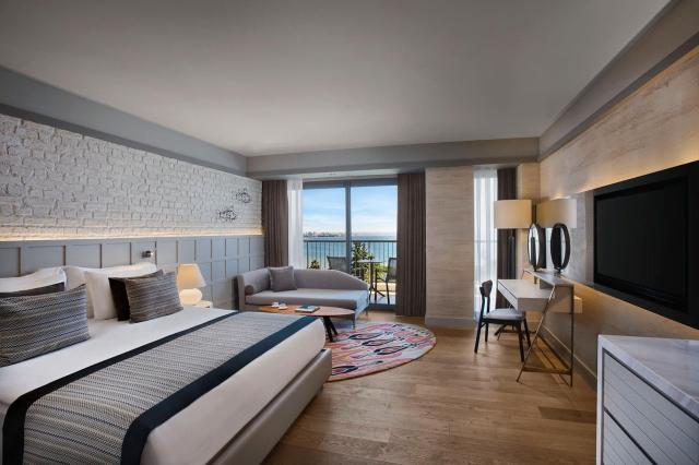 Hotel Acanthus Cennet Barut Collection