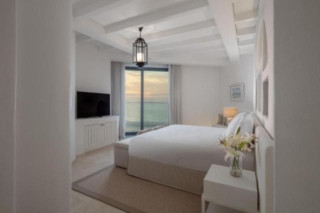 Anantara Santorini Abu Dhabi Retreat