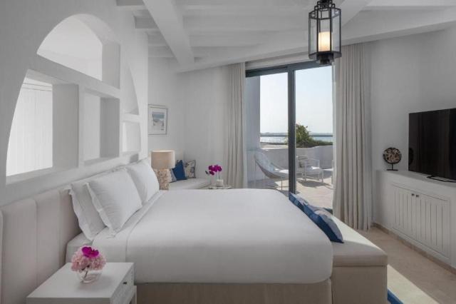 Anantara Santorini Abu Dhabi Retreat