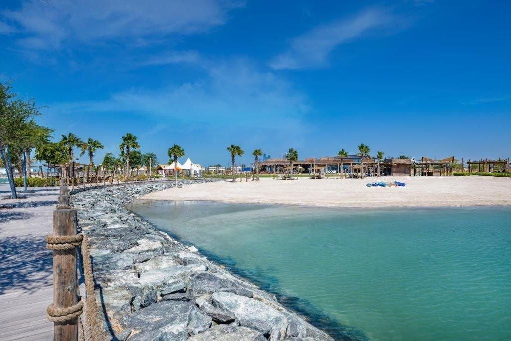 Bab Al Nojoum Hudayriyat Villas