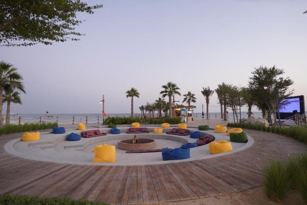 Bab Al Nojoum Hudayriyat Villas