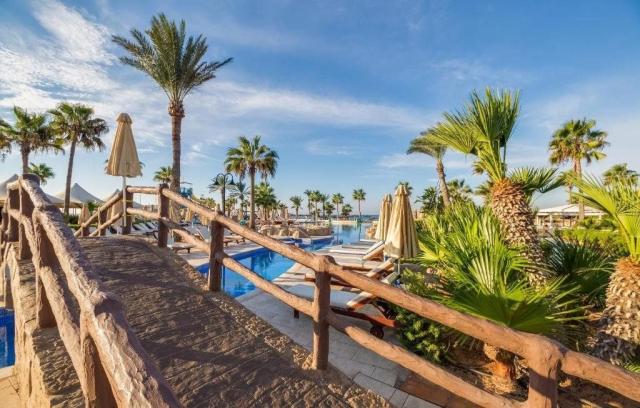 Hotel Adams Beach