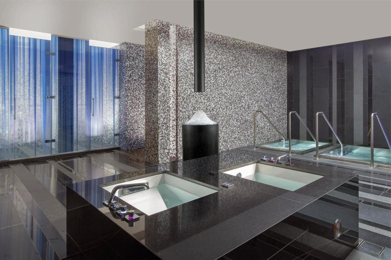 Royal Savoy Hotel & Spa