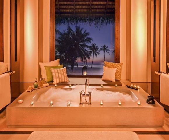 One and Only Reethi Rah