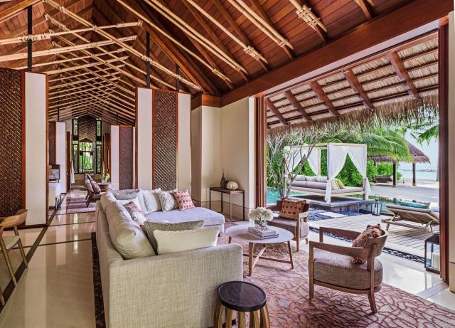 One and Only Reethi Rah