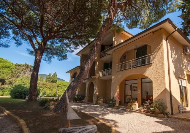 Residence Golfo della Lacona