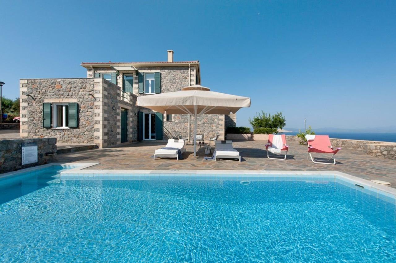 Hotel Searocks Exclusive Villas Resort