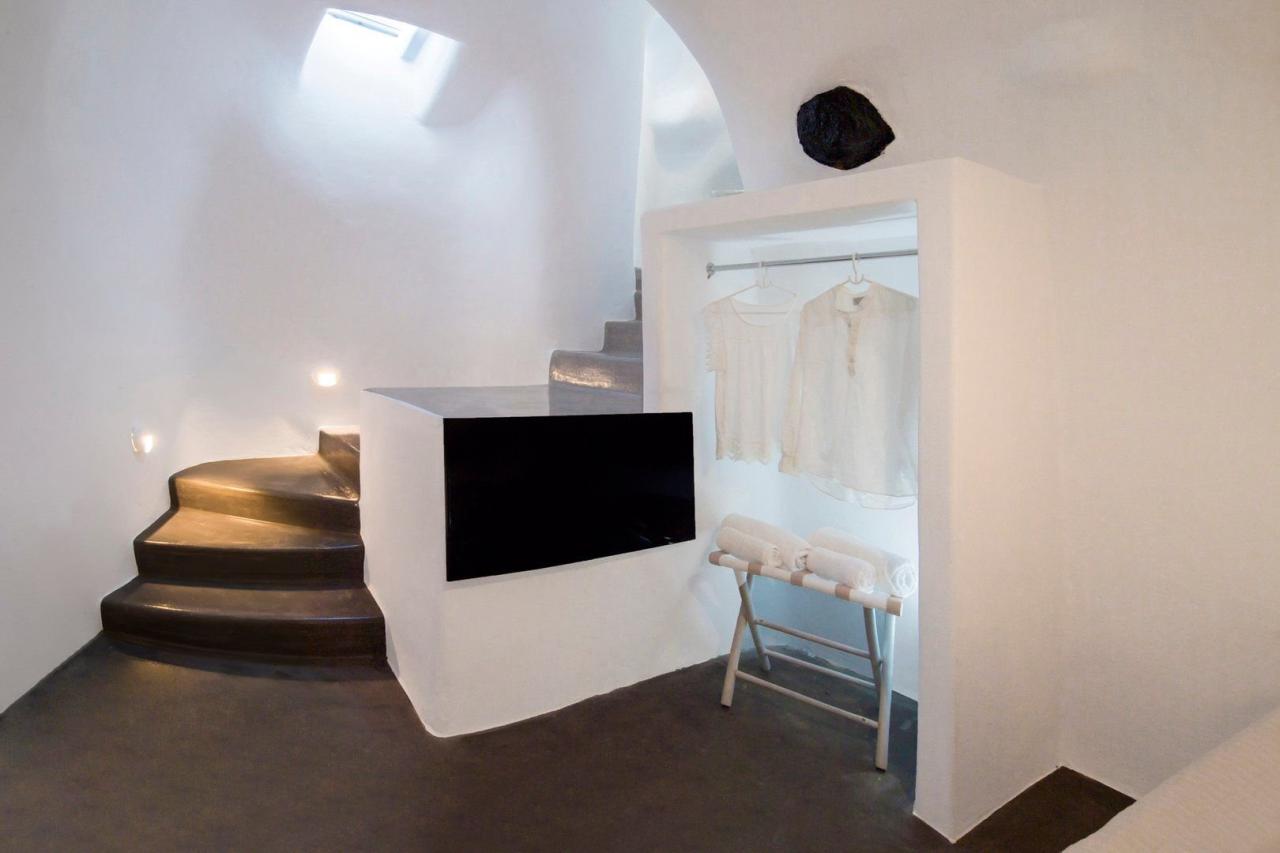 Aqua Serenity Santorini Luxury Suites