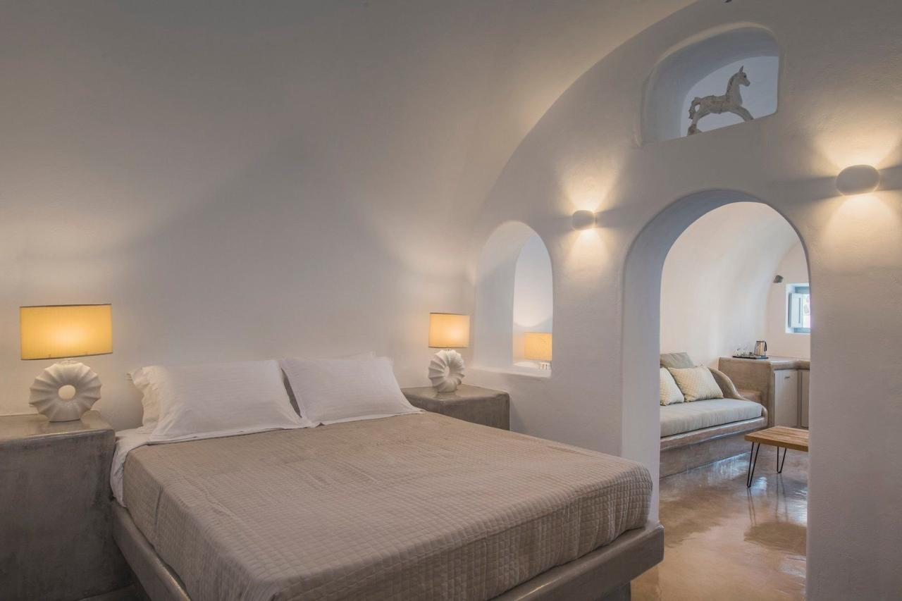 Aqua Serenity Santorini Luxury Suites