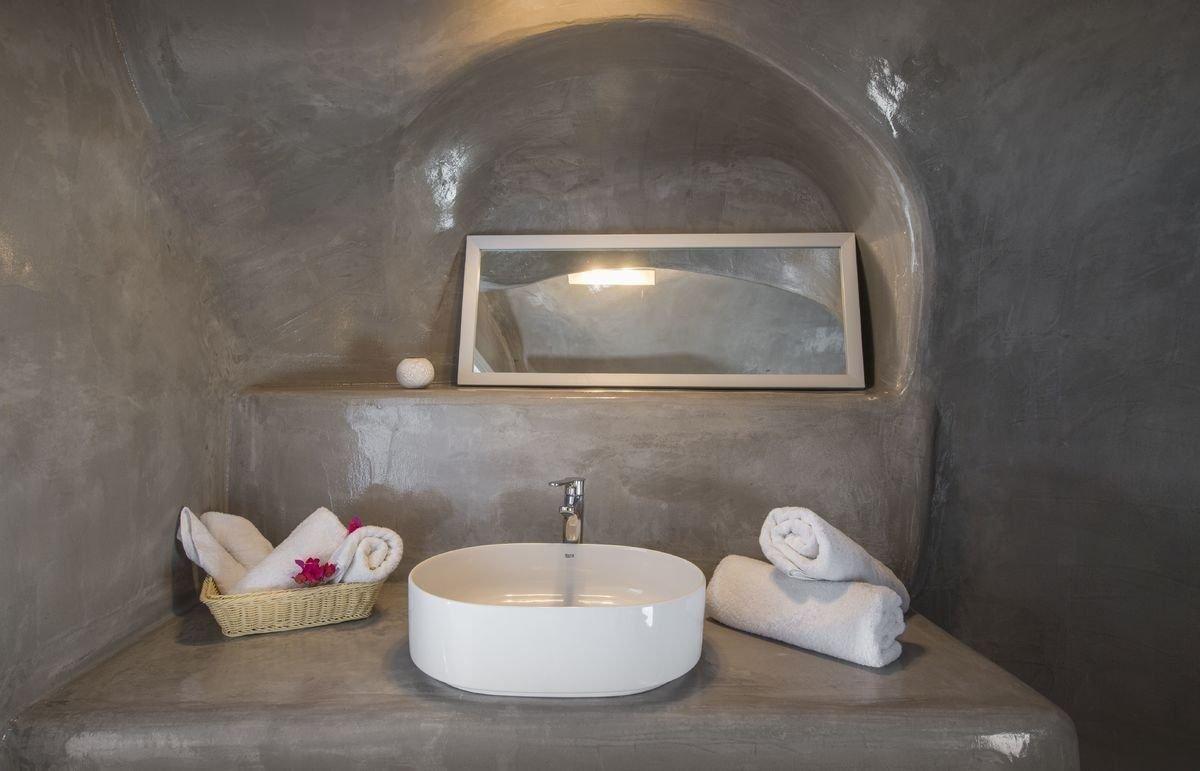 Aqua Serenity Santorini Luxury Suites