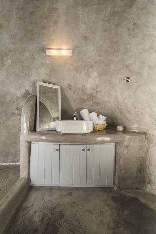 Aqua Serenity Santorini Luxury Suites