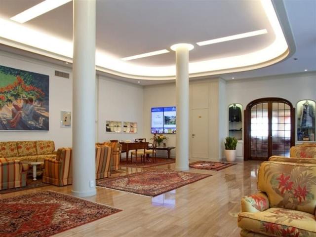 Hotel Bristol Buja