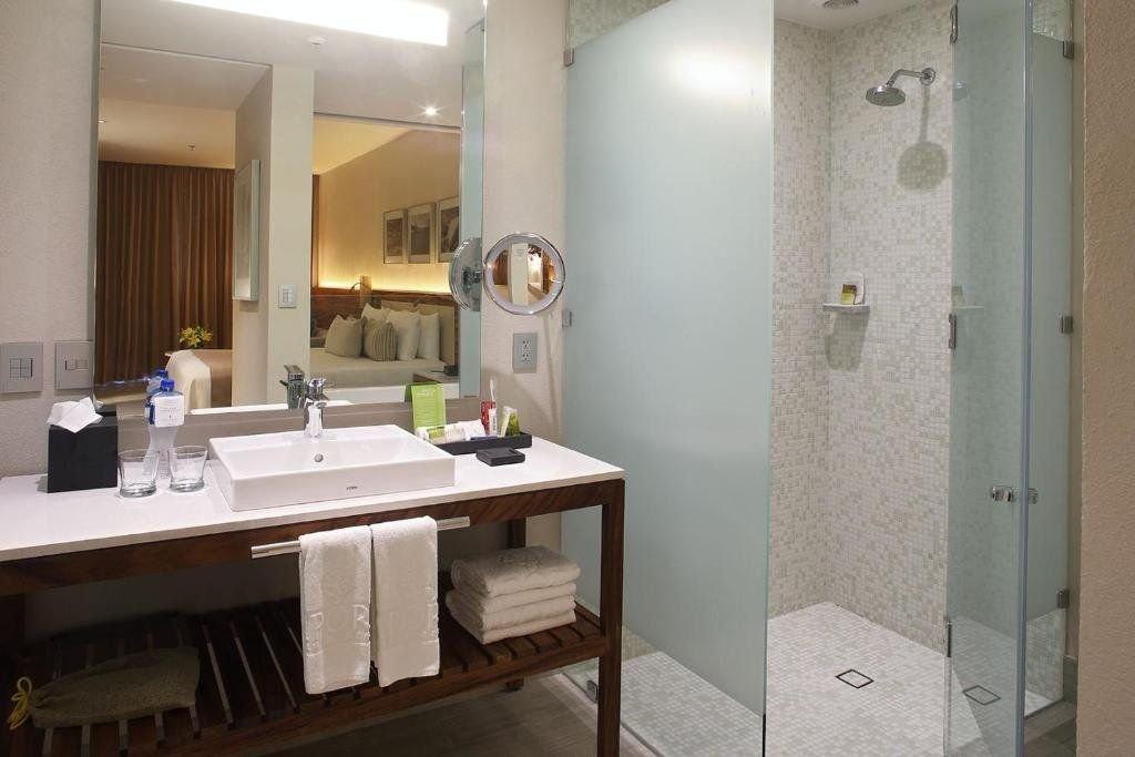 Hotel Emporio Cancun