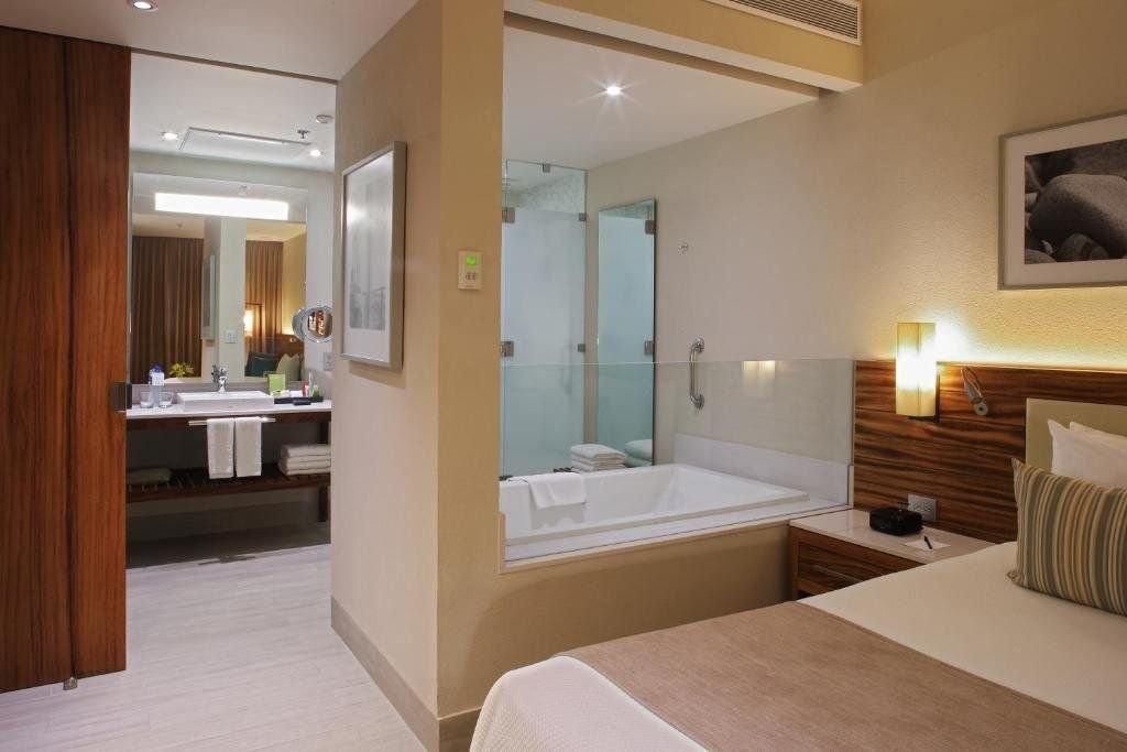 Hotel Emporio Cancun