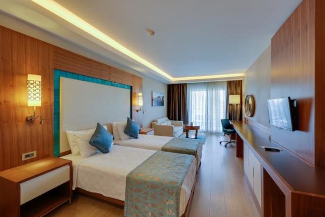 Ramada Hotel and Suites By Wyndham Kusadasi