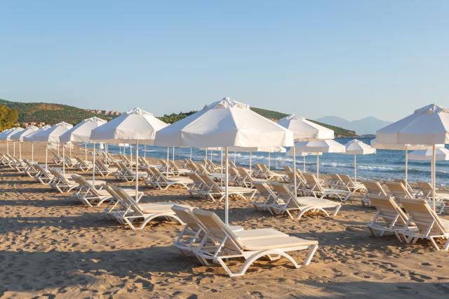 Ramada Hotel and Suites By Wyndham Kusadasi
