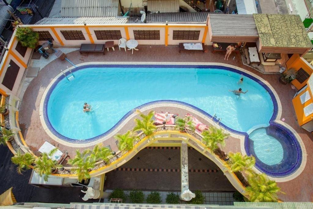 Eastiny Inn Hotel by ZUZU