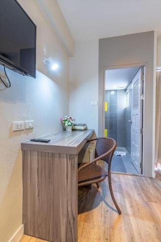 Eastiny Inn Hotel by ZUZU