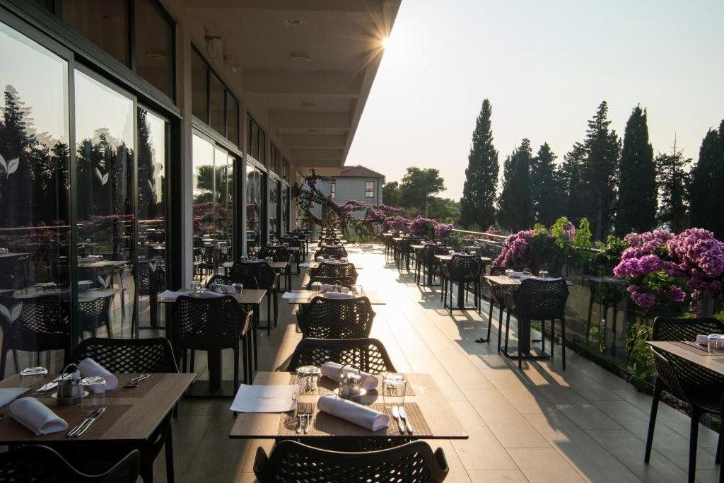 Velaris Resort