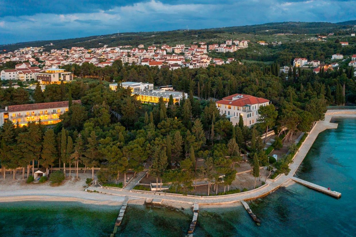 Velaris Resort