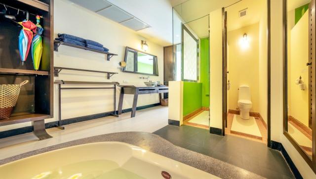 Hotel Chada Lanta Beach Resort & Spa