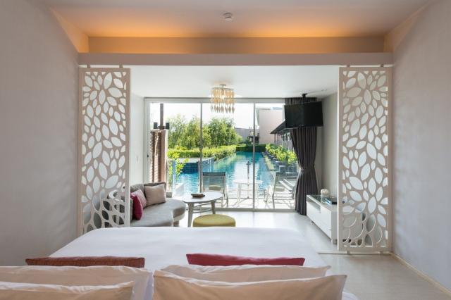 junior suite pool acces